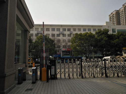 荊門移動(dòng)公司電動(dòng)門 道閘 車牌識(shí)別系統(tǒng)